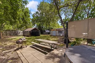 1703 Brandon St, Dallas, TX 75208 - Photo 14