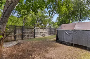 1703 Brandon St, Dallas, TX 75208 - Photo 18