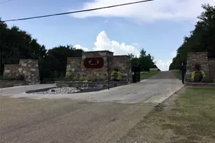 126 Oakmont Dr, Mabank, TX 75147 - Photo 1