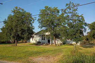 301 Withers Rd, Mineral Wells, TX 76067 - Photo 8