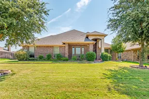 1404 Majestic Meadows Dr, Glenn Heights, TX 75154 - Photo 1