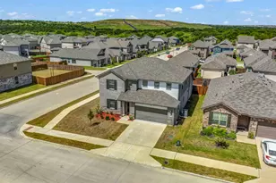 2860 Fox Trail Ln, Fort Worth, TX 76108 - Photo 2