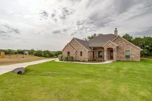 404 Lacey Oak Ct, Weatherford, TX 76085 - Photo 2