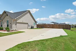 2505 Southern Oak Trl, Oak Ridge, TX 75161 - Photo 4