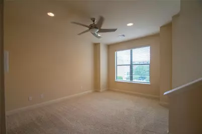 708 Skyline Bluff Court, Fort Worth, TX 76102 - Photo 14