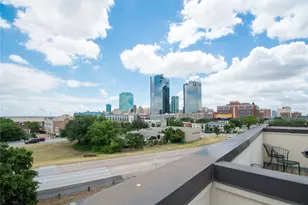 708 Skyline Bluff Ct, Fort Worth, TX 76102 - Photo 12