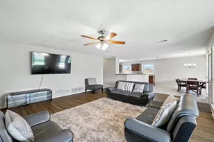 8440 Stephanie Dr, North Richland Hills, TX 76182 - Photo 18