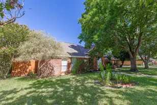 203 Lori Ln, Brownwood, TX 76801 - Photo 2