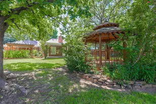 203 Lori Ln, Brownwood, TX 76801 - Photo 32