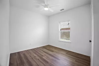 2848 Willow Glen Court, Grand Prairie, TX 75052 - Photo 14