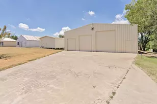547 Fm 677 N, Saint Jo, TX 76265 - Photo 30