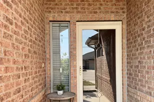 608 W Sheila Cir, Joshua, TX 76058 - Photo 2