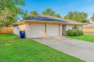 515 Lynnewood Ave, Burleson, TX 76028 - Photo 4