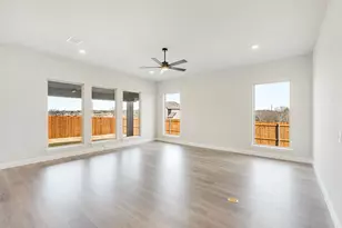 133 Silverleaf Dr, Balch Springs, TX 75181 - Photo 10