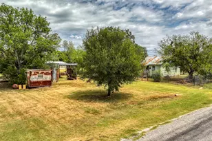 62 Travis St, Santo, TX 76472 - Photo 2