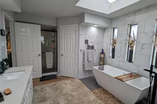 2827 Cross Timbers Dr, Irving, TX 75060 - Photo 12