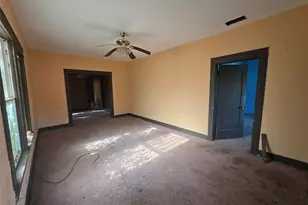 905 W Walker St, Breckenridge, TX 76424 - Photo 2