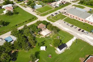 112 W Hackberry St, Malone, TX 76660 - Photo 2