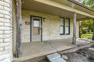 112 W Hackberry St, Malone, TX 76660 - Photo 4