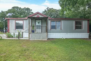 1102 15th St, Bridgeport, TX 76426 - Photo 2