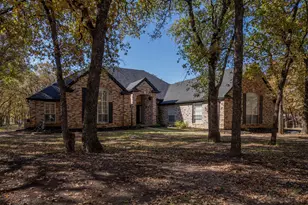 230 River Oaks Dr, Combine, TX 75159 - Photo 2