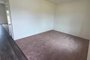 477 Bank Way, Crowley, TX 76036 - Photo 4