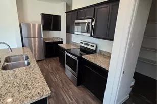 477 Bank Way, Crowley, TX 76036 - Photo 6