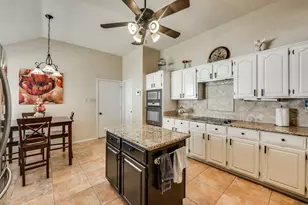 5321 Meadow Chase Ln, Flower Mound, TX 75028 - Photo 10