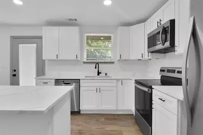 411 Euclid Street, Cleburne, TX 76033 - Photo 6