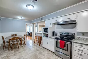 3928 Menzer Rd, Fort Worth, TX 76103 - Photo 12