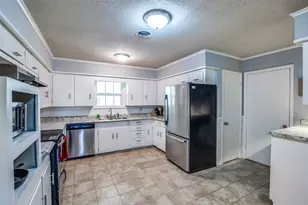 3928 Menzer Rd, Fort Worth, TX 76103 - Photo 16