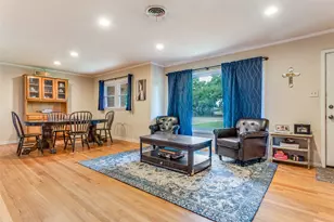 3928 Menzer Rd, Fort Worth, TX 76103 - Photo 6