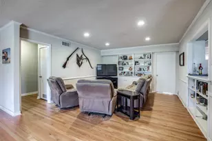 3928 Menzer Rd, Fort Worth, TX 76103 - Photo 10