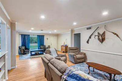 3928 Menzer Road, Fort Worth, TX 76103 - Photo 8