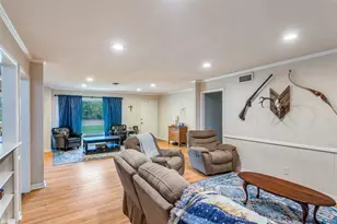 3928 Menzer Rd, Fort Worth, TX 76103 - Photo 8