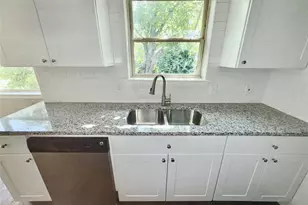 724 Windsor Dr, Everman, TX 76140 - Photo 4