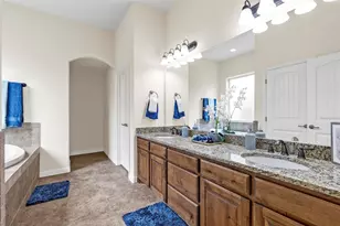 210 Donna Cir, Granbury, TX 76049 - Photo 4