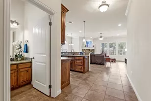 210 Donna Cir, Granbury, TX 76049 - Photo 6