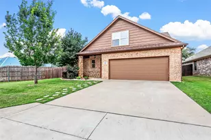 210 Donna Cir, Granbury, TX 76049 - Photo 36