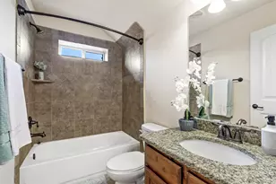 210 Donna Cir, Granbury, TX 76049 - Photo 20