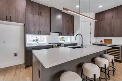 2908 Hawthorne Avenue #104, Dallas, TX 75219 - Photo 8