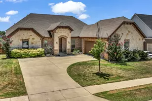 7228 Smith Farm Dr, North Richland Hills, TX 76182 - Photo 2