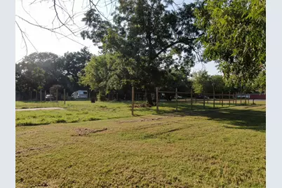 401 E Waco Avenue, Cooper, TX 75432 - Photo 2