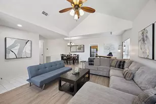 1823 Dew Valley Dr, Carrollton, TX 75010 - Photo 4