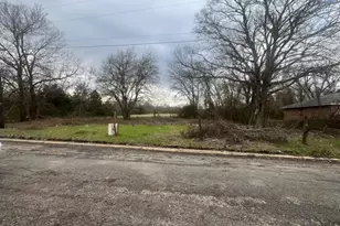 1229 Mosley St, Commerce, TX 75428 - Photo 1