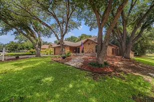 4017 Cherryhill Ct, Arlington, TX 76016 - Photo 2