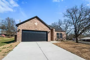 402 Lagoon Dr, Gun Barrel City, TX 75156 - Photo 1