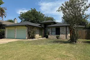 6511 Devine Dr, Arlington, TX 76001 - Photo 2