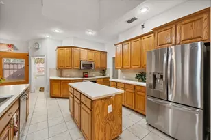 6869 Cape Cod Dr, Grand Prairie, TX 75054 - Photo 14