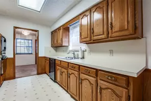 405 Shadowwood Trail, Ovilla, TX 75154 - Photo 10